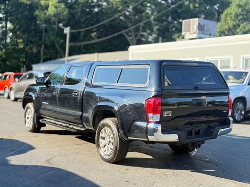 Used 2017 Toyota Tacoma SR5 w/ Tow Package AWD/4WD image 6