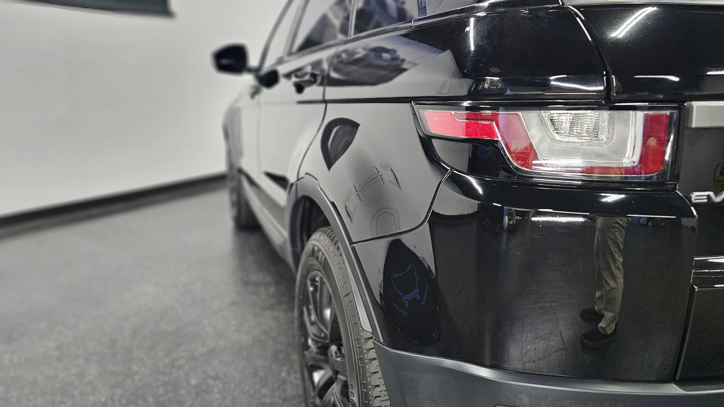 Used 2017 Land Rover Range Rover Evoque SE AWD/4WD image 29