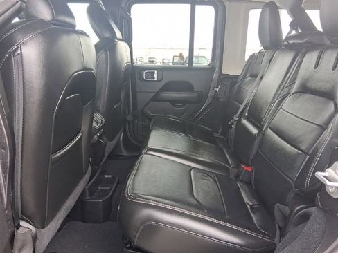 Used 2022 Jeep Wrangler Unlimited Sahara w/ Dual Top Group image 17