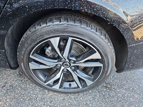 Used 2023 Volvo S60 B5 Plus image 32