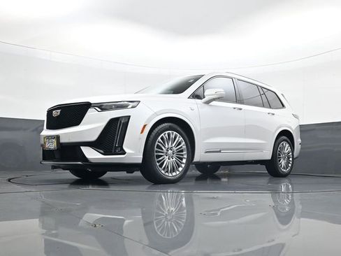Used 2020 Cadillac XT6 Sport w/ Platinum Package AWD/4WD image 22