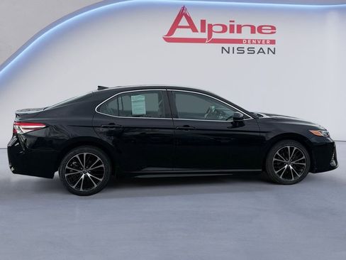 Used 2020 Toyota Camry SE image 6