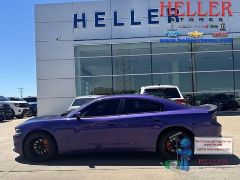 Used 2016 Dodge Charger R/T RWD image 1