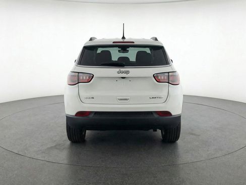 Used 2025 Jeep Compass Latitude image 7