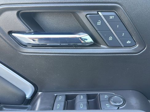 Used 2024 Chevrolet Colorado Z71 w/ Z71 Convenience Package 2 image 18