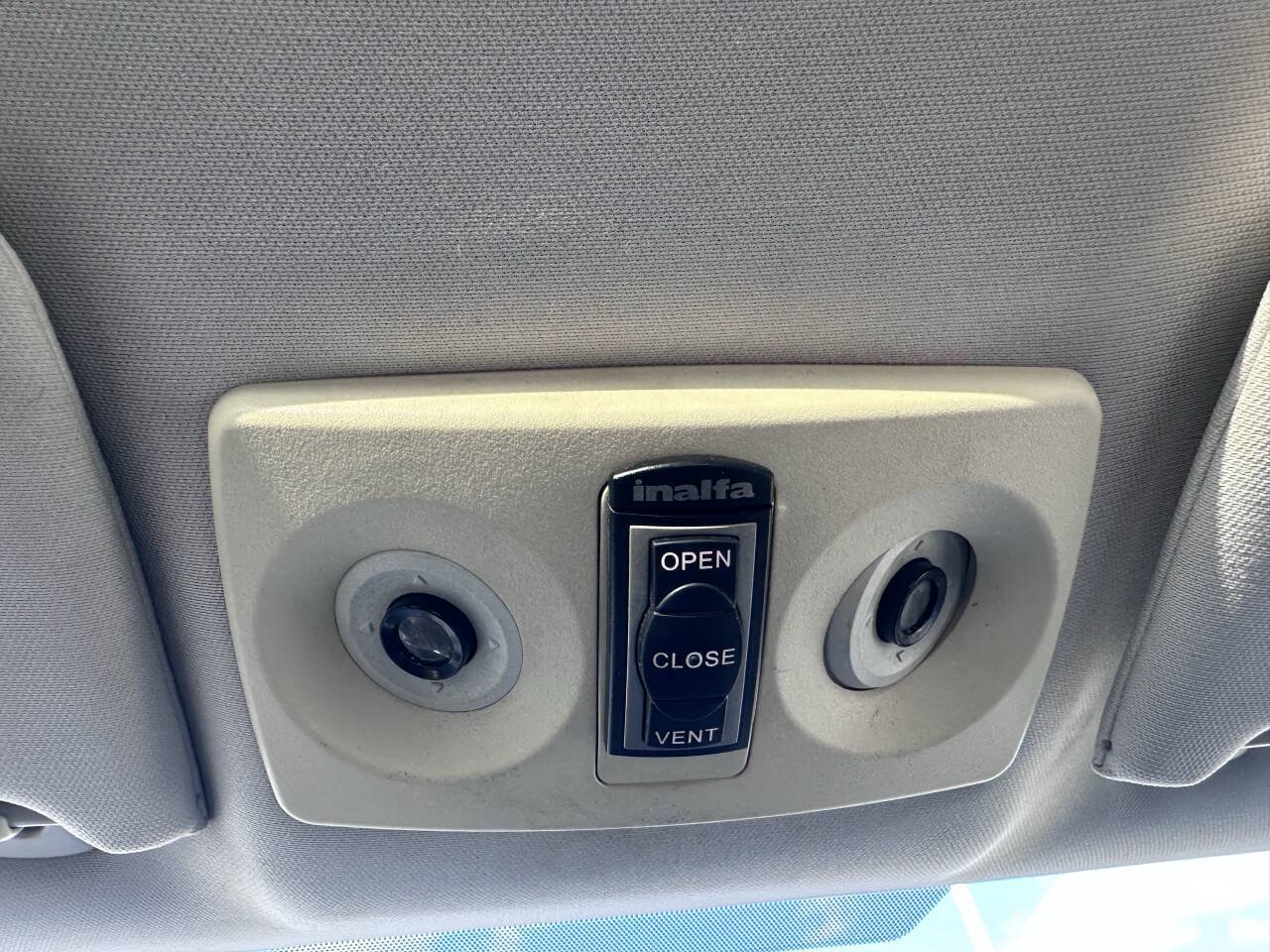 Used 2008 Chrysler Sebring Touring FWD image 24