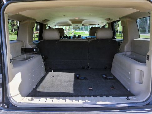 Used 2003 HUMMER H2 w/ Preferred Equipment Group AWD/4WD image 46