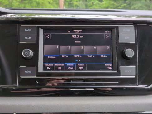 Used 2024 Volkswagen Taos S FWD image 17