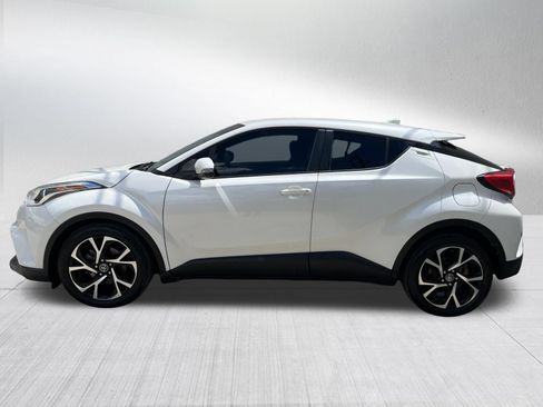 Used 2018 Toyota C-HR XLE FWD image 4