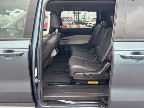 Used 2024 Kia Carnival SX FWD image 24