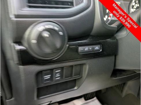 Certified 2024 Nissan Titan SV w/ SV Convenience Package image 19