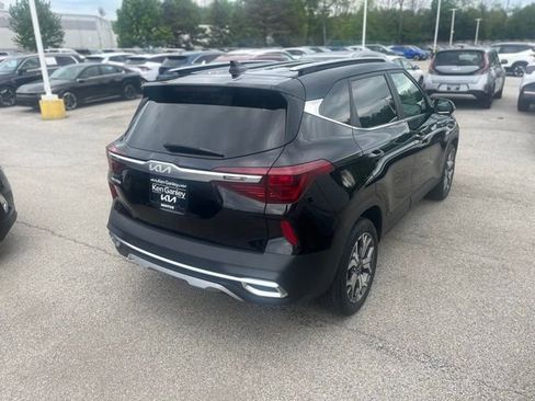 Certified 2022 Kia Seltos EX AWD/4WD image 3