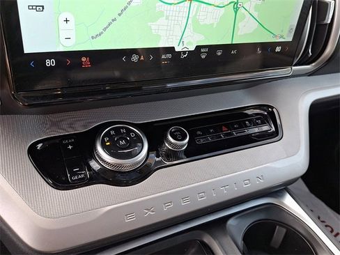 Used 2025 Ford Expedition Active image 16