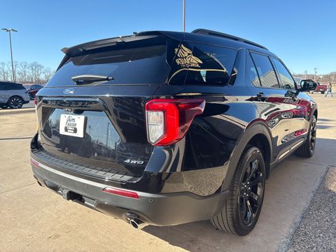 Used 2023 Ford Explorer ST-Line w/ Class IV Trailer Tow Package image 10