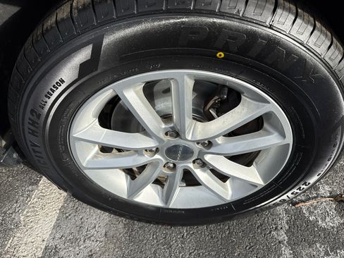 Used 2020 Dodge Grand Caravan SXT image 13