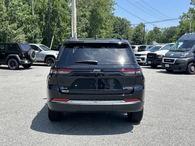 Used 2023 Jeep Grand Cherokee Limited AWD/4WD image 4