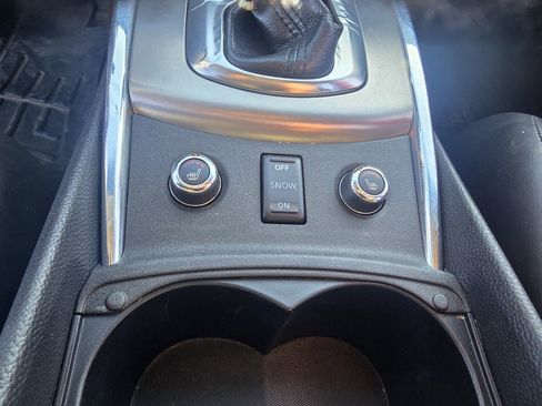 Used 2013 INFINITI G37 x w/ Premium Pkg image 19