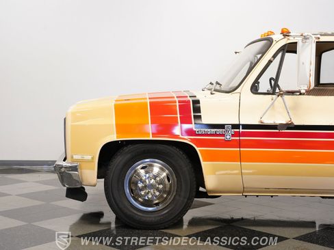 Used 1988 Chevrolet Silverado 3500 2WD Regular Cab image 23