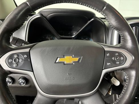 Used 2022 Chevrolet Colorado LT w/ LPO, Tonneau and Step Package AWD/4WD image 11