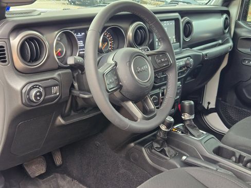 Used 2023 Jeep Gladiator Sport AWD/4WD image 11
