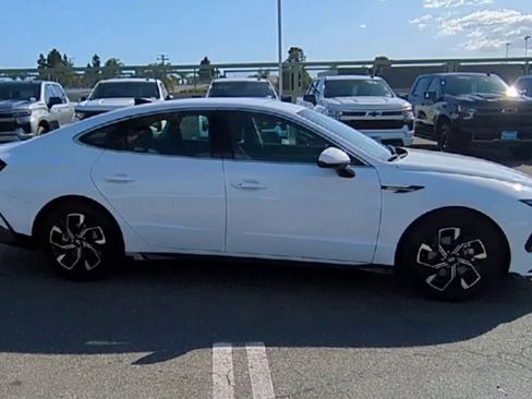 Used 2025 Hyundai Sonata SEL FWD image 9