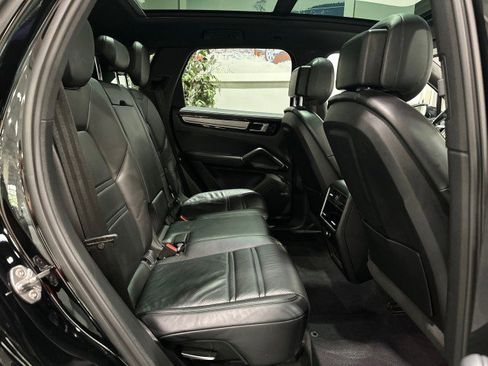 Used 2019 Porsche Cayenne S AWD/4WD image 47