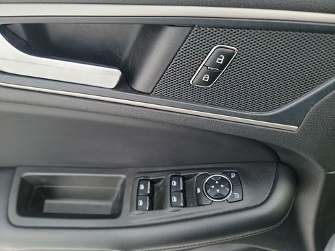 Used 2024 Ford Edge SEL image 11