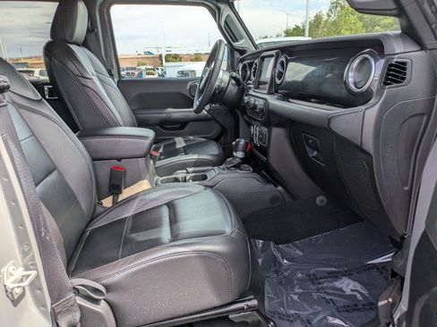 Used 2023 Jeep Wrangler Unlimited Sahara AWD/4WD image 31