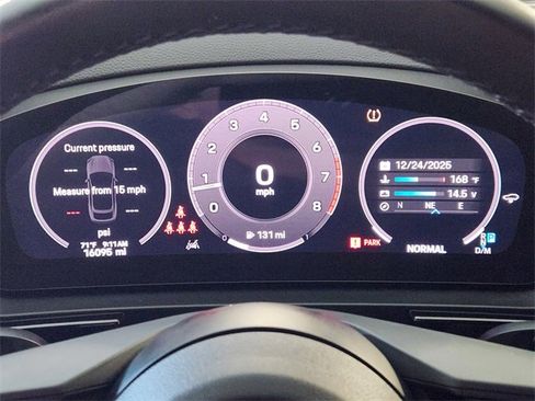 Used 2024 Porsche Cayenne Coupe image 16