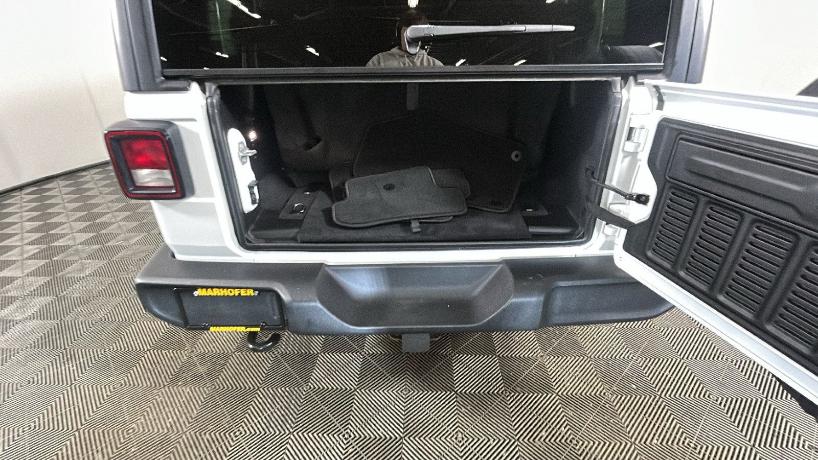 Used 2021 Jeep Wrangler Sport AWD/4WD image 32