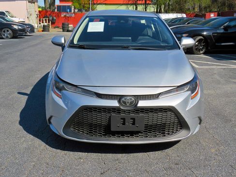 Used 2020 Toyota Corolla LE image 4
