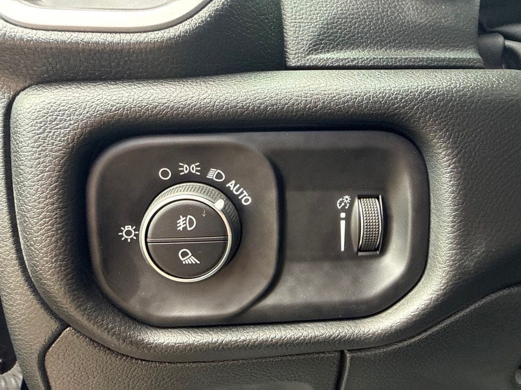 Used 2022 RAM 1500 Big Horn AWD/4WD image 25