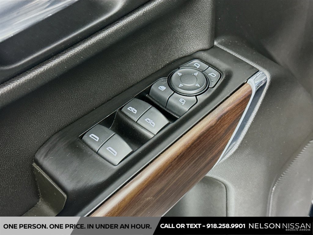 Used 2019 GMC Sierra 1500 SLT w/ SLT Premium Package AWD/4WD image 17