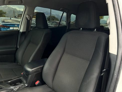 Used 2017 Toyota RAV4 LE w/ All Weather Liner Package AWD/4WD image 10