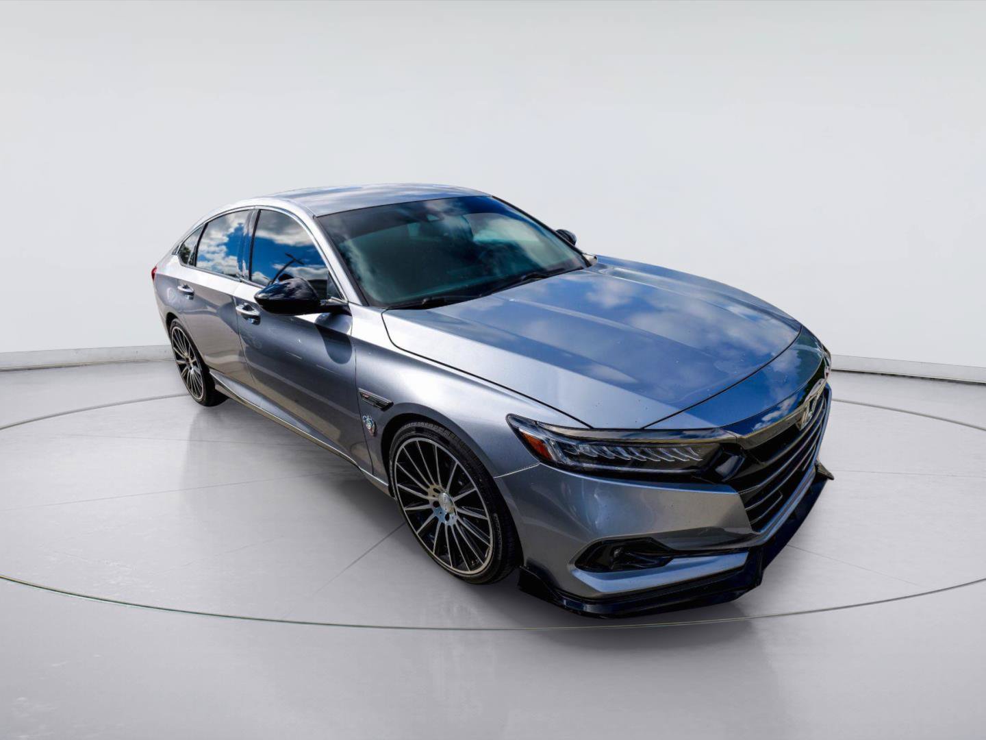 Used 2021 Honda Accord Sport image 2