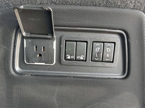 Used 2021 Cadillac Escalade ESV Sport w/ Driver Assist Tech Package image 12