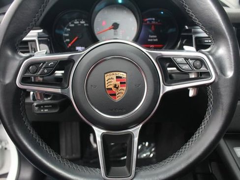 Used 2017 Porsche Macan S image 18