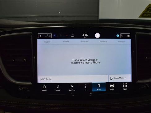 Used 2023 Chrysler Pacifica Limited FWD image 26