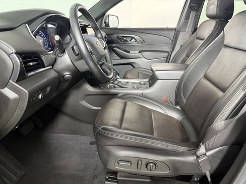Used 2023 Chevrolet Traverse High Country image 6