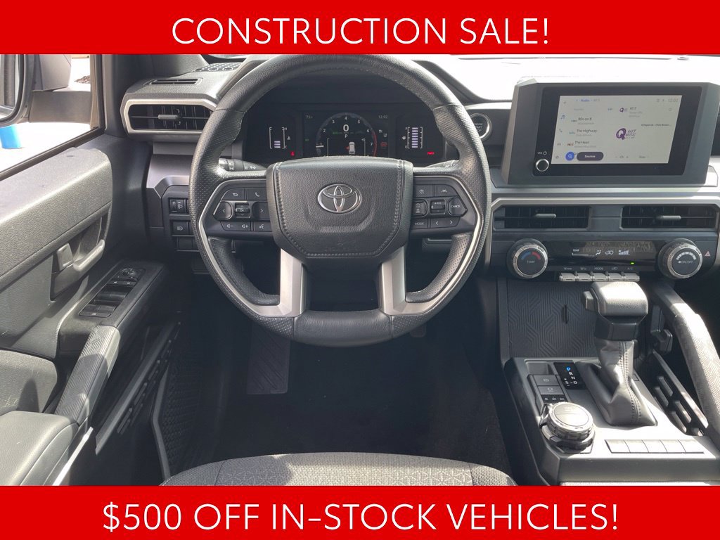 Used 2025 Toyota 4Runner SR5 AWD/4WD image 12