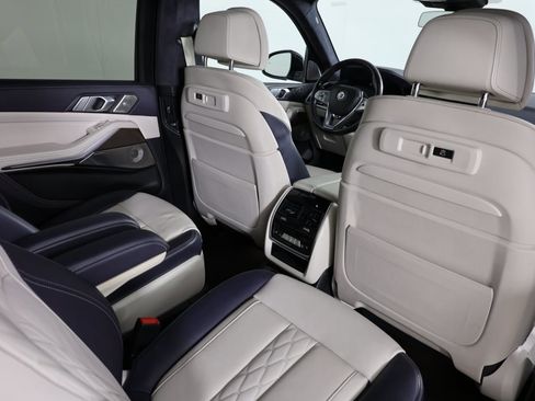 Used 2021 BMW ALPINA XB7 image 44