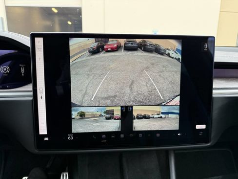 Used 2023 Tesla Model X image 3