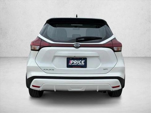 Used 2024 Nissan Kicks SR w/ SR Premium Package FWD image 5