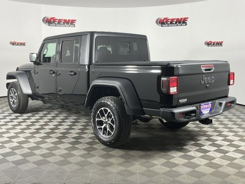 New 2025 Jeep Gladiator Sport image 6
