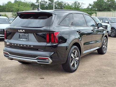 Certified 2022 Kia Sorento EX FWD image 4
