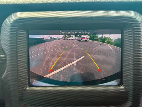 Used 2020 Jeep Wrangler Unlimited Sahara AWD/4WD image 17