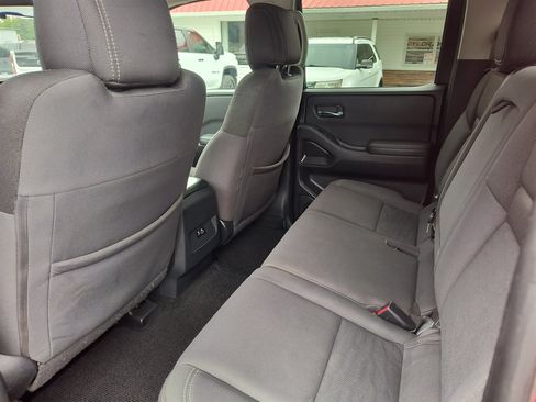 Used 2022 Nissan Frontier SV AWD/4WD image 27