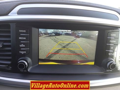 Used 2019 Kia Sorento LX image 23