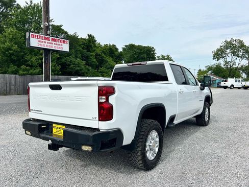Used 2022 Chevrolet Silverado 2500 LT w/ Convenience Package AWD/4WD image 2