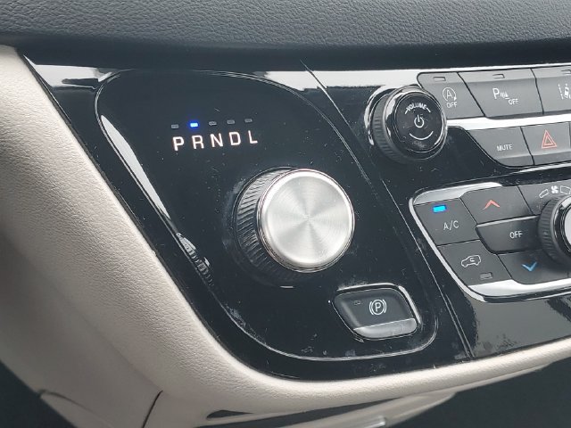 Used 2024 Chrysler Pacifica Touring-L FWD image 27